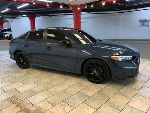 Used 2025 Honda Civic Sport image 9