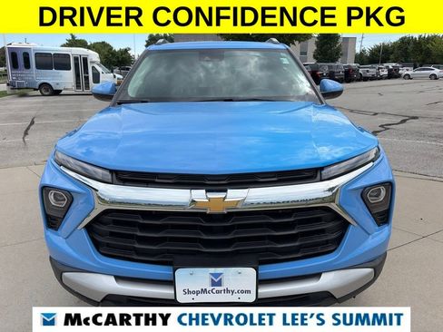 Used 2024 Chevrolet TrailBlazer LT w/ Convenience Package FWD image 3