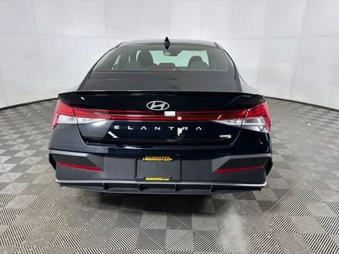 Certified 2025 Hyundai Elantra SEL image 4