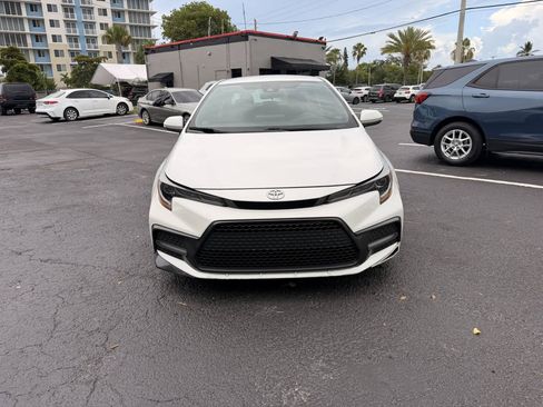 Used 2020 Toyota Corolla SE FWD image 2