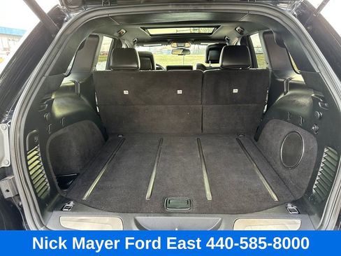 Used 2015 Jeep Grand Cherokee Limited w/ Luxury Group II image 11