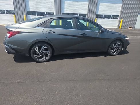 Used 2024 Hyundai Elantra Limited FWD image 14