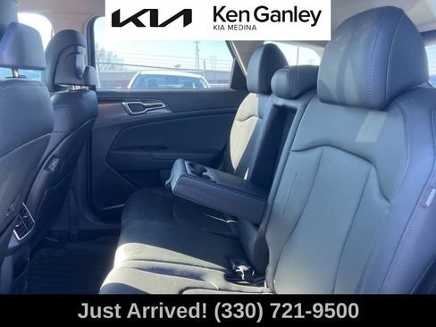 Certified 2024 Kia Sportage EX image 10
