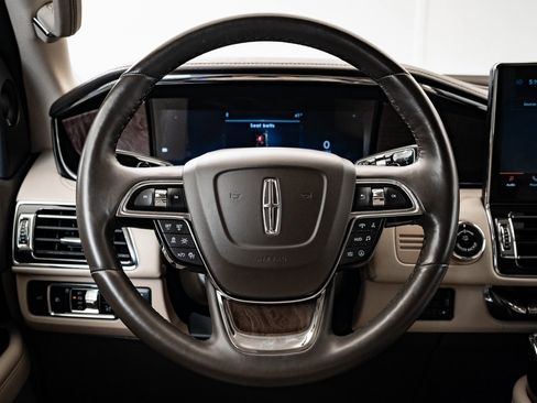Used 2024 Lincoln Navigator Reserve image 42