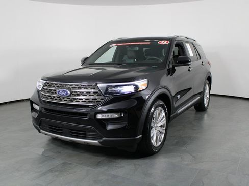 Used 2023 Ford Explorer King Ranch w/ Technology Package image 2
