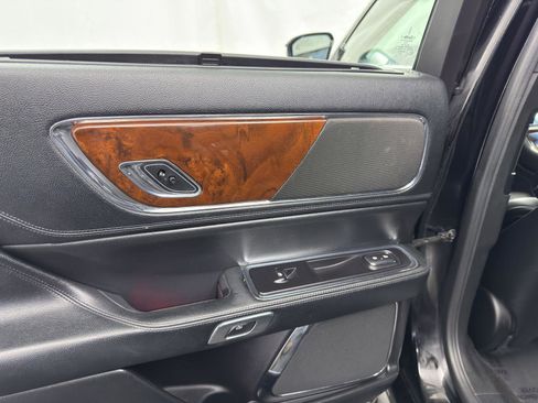 Used 2019 Lincoln Continental AWD w/ Equipment Group 500A image 23