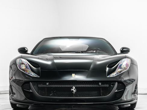 Used 2020 Ferrari 812 Superfast image 4