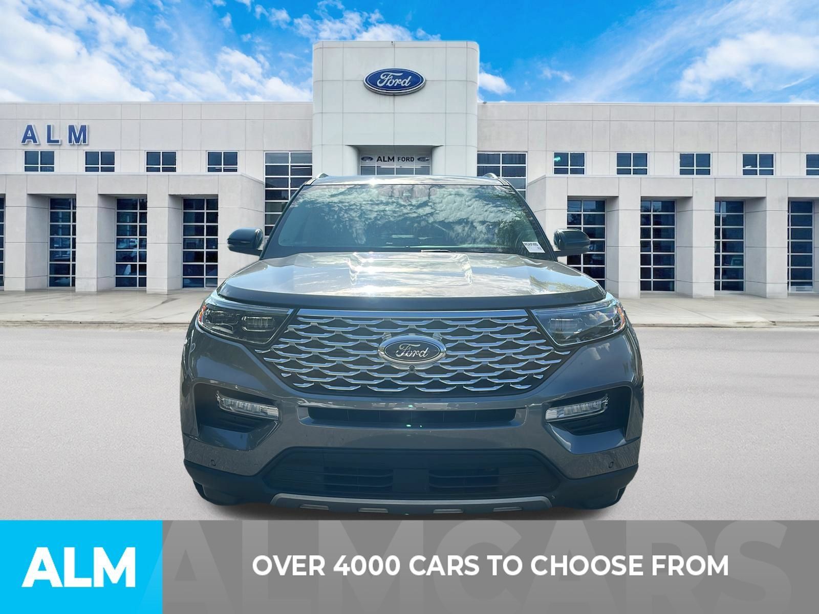 Used 2021 Ford Explorer Platinum w/ Equipment Group 601A AWD/4WD image 2