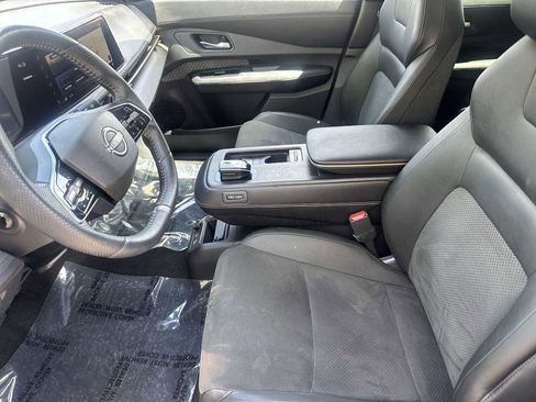 Used 2023 Nissan Ariya FWD image 14