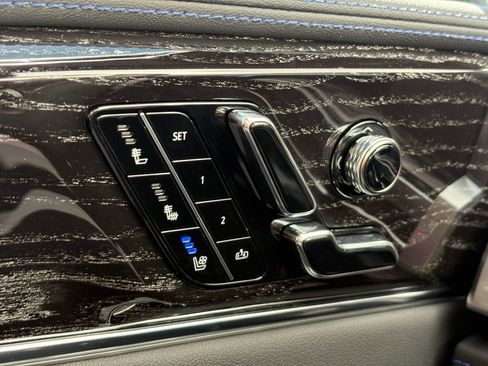 New 2026 Cadillac Escalade IQL Sport 1 w/ LPO, ONYX Package image 28