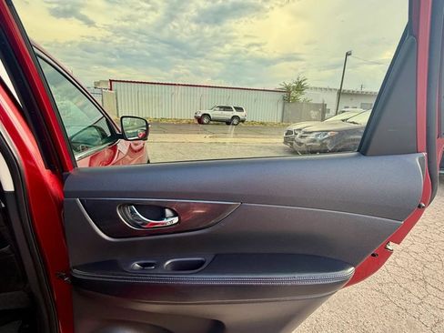 Used 2015 Nissan Rogue SL AWD/4WD image 19