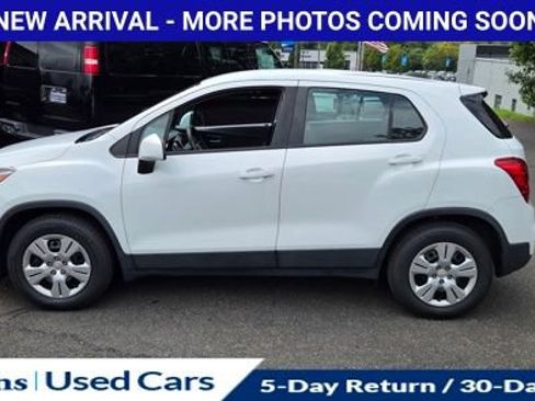Used 2018 Chevrolet Trax LS FWD image 5