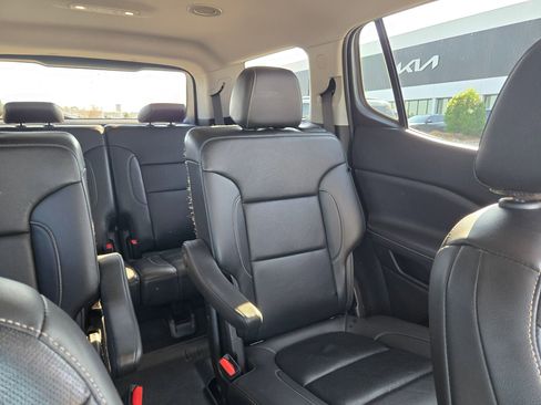 Used 2023 GMC Acadia SLT image 14