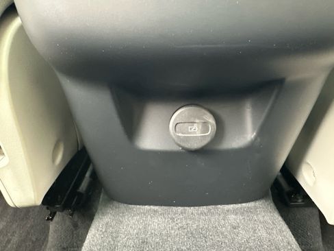 Used 2023 Volvo XC60 B5 Plus w/ Climate Package AWD/4WD image 23