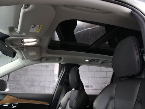 Used 2023 Volvo XC90 B6 Plus w/ Protection Package Premier AWD/4WD image 24
