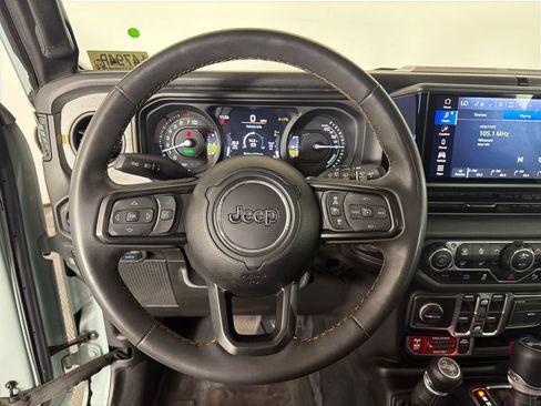 Used 2024 Jeep Wrangler Unlimited AWD/4WD image 12