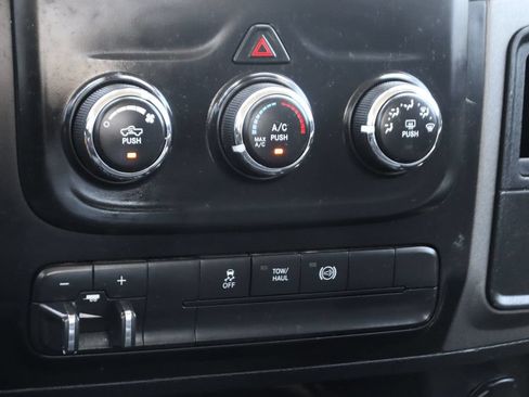 Used 2017 RAM 3500 Tradesman w/ Chrome Appearance Group AWD/4WD image 28
