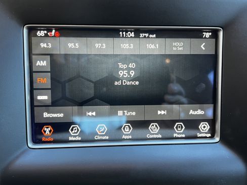 Used 2018 Jeep Grand Cherokee Limited image 23