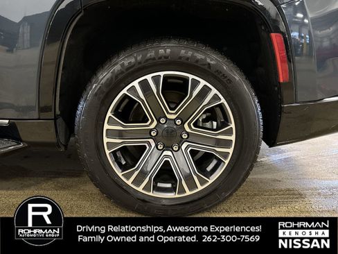 Used 2024 Jeep Wagoneer Series II image 5