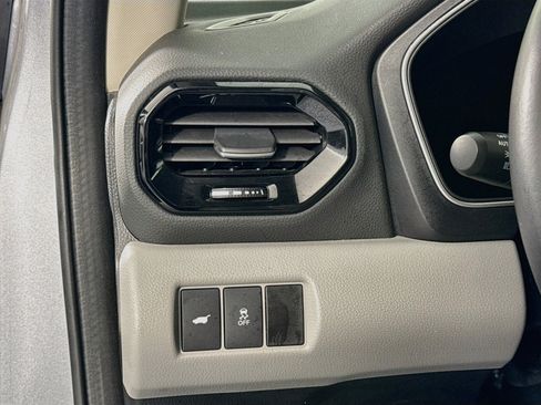 Certified 2025 Honda Pilot Touring image 10