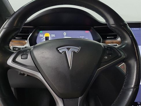 Used 2019 Tesla Model X image 15
