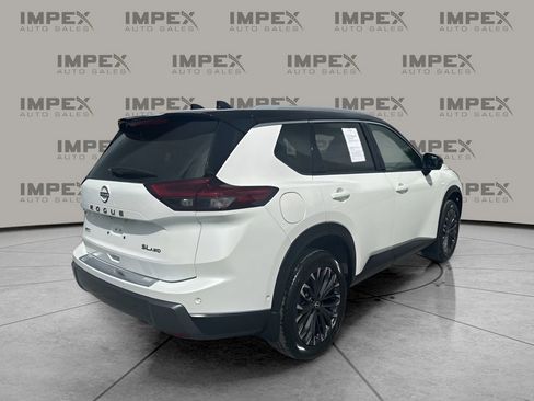 Used 2025 Nissan Rogue SL w/ Tech Package AWD/4WD image 5
