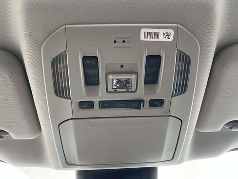 Certified 2022 Toyota Highlander XLE image 32