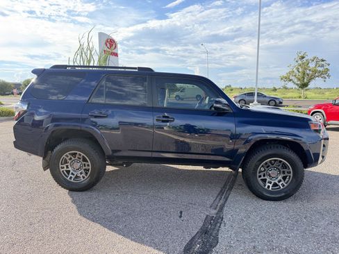 Used 2022 Toyota 4Runner TRD Off-Road Premium AWD/4WD image 7