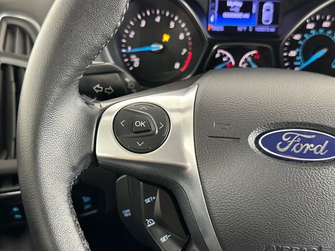 Used 2013 Ford Focus Titanium FWD image 23