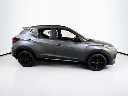 Used 2024 Nissan Kicks SR w/ SR Premium Package image 4