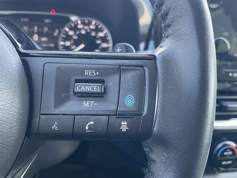 Certified 2023 Nissan Pathfinder SL image 9