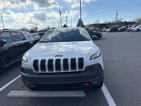 Used 2015 Jeep Cherokee Trailhawk w/ Comfort/Convenience Group image 2