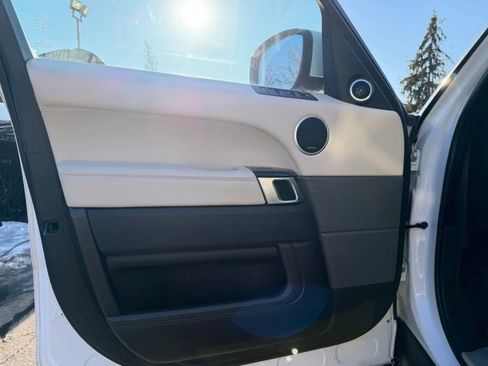 Used 2017 Land Rover Range Rover Sport HSE image 9