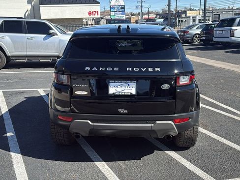 Used 2019 Land Rover Range Rover Evoque SE Premium image 4