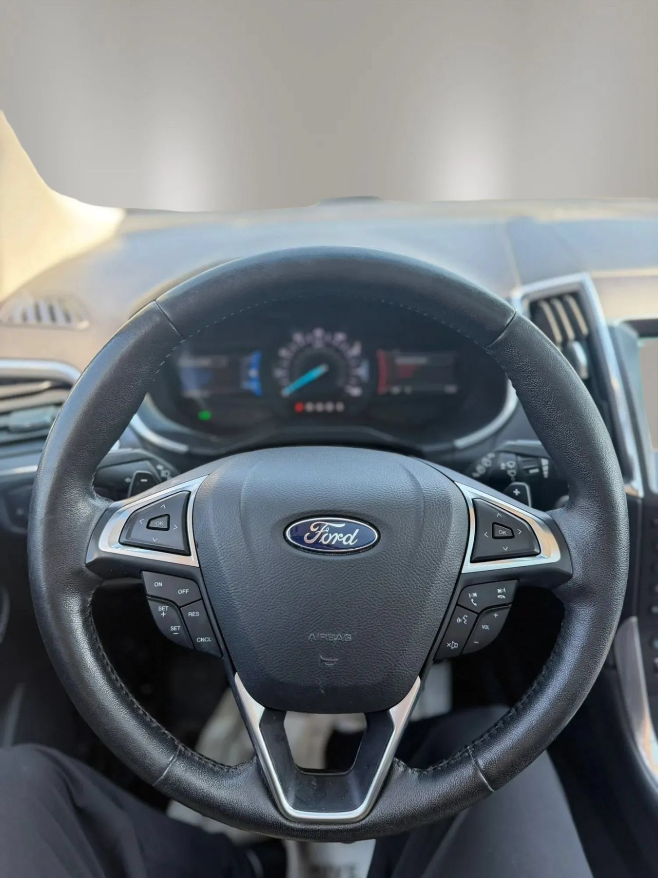 Used 2017 Ford Edge Titanium w/ Equipment Group 301A AWD/4WD image 13