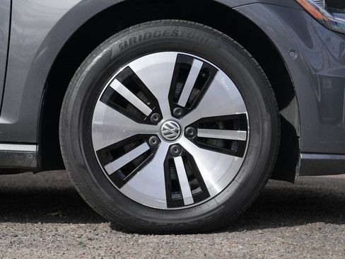 Used 2019 Volkswagen e-Golf SEL Premium image 12