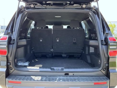 Used 2025 Toyota 4Runner SR5 AWD/4WD image 22