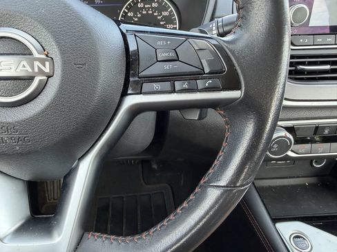 Used 2024 Nissan Altima 2.5 SR FWD image 17