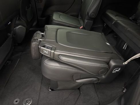 New 2026 Chrysler Pacifica Select image 7