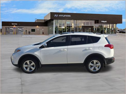 Used 2013 Toyota RAV4 XLE image 2