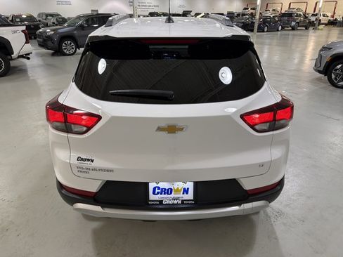 Used 2025 Chevrolet TrailBlazer LT AWD/4WD image 8