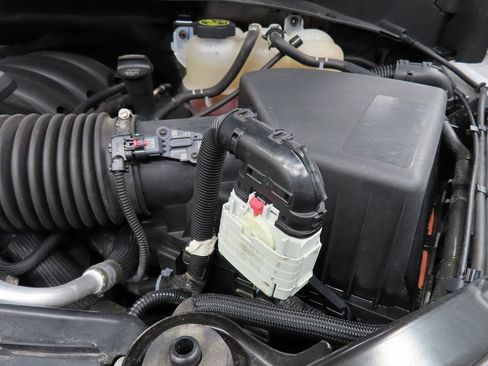 Used 2023 Chevrolet Silverado 1500 ZR2 image 30