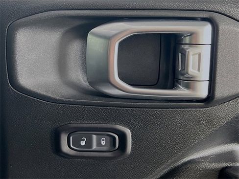 Used 2018 Jeep Wrangler Unlimited Sport S image 30