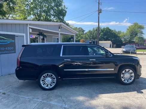 Used 2017 Cadillac Escalade ESV Platinum AWD/4WD image 6