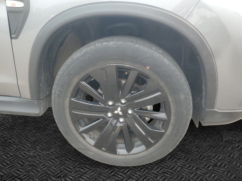 Used 2025 Mitsubishi Outlander Sport LE AWD/4WD image 11