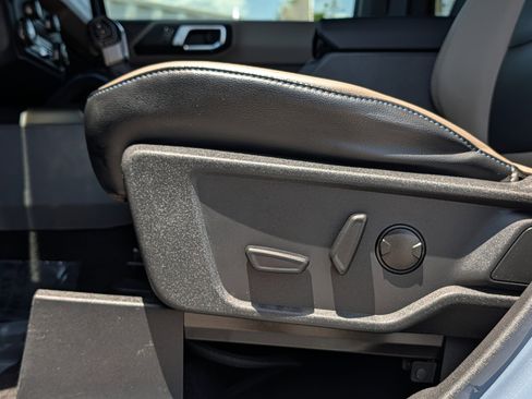 Certified 2024 Ford Bronco Wildtrak AWD/4WD image 9
