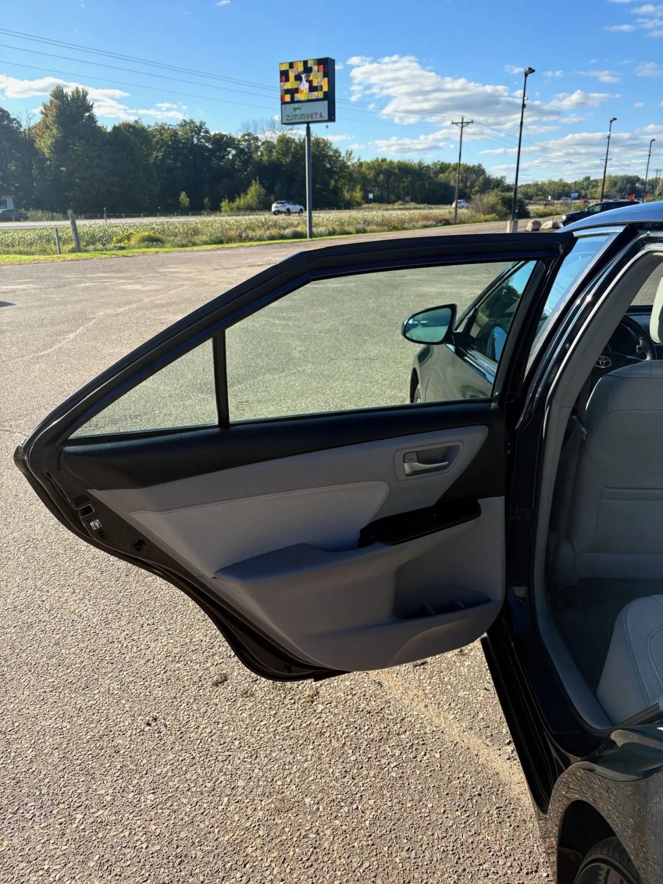 Used 2015 Toyota Camry XLE FWD image 37