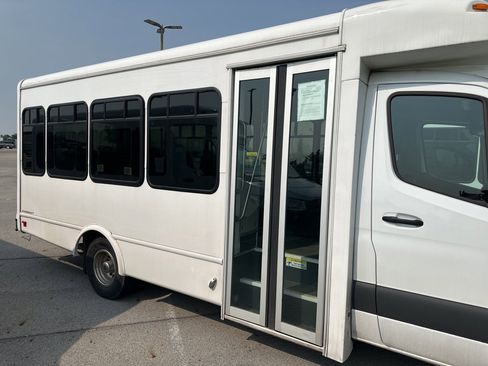 Used 2022 Mercedes-Benz Sprinter 3500 image 36