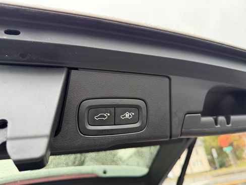 Used 2019 Volvo XC60 T5 Inscription w/ Protection Package Premier image 26