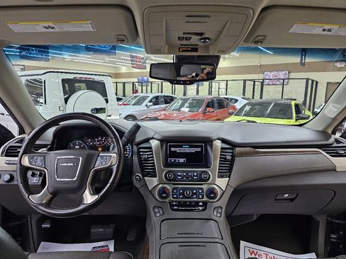 Used 2019 GMC Yukon XL Denali w/ Open Road Package image 29
